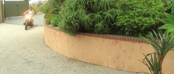 Blondie reitet einen Kerl mit Penisring