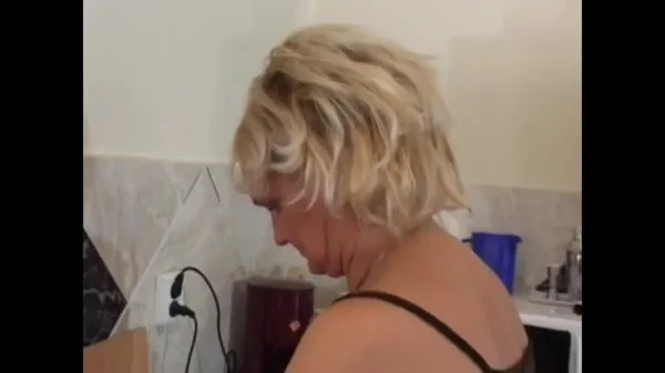 Deutsche Amateurin Kitty Blair lädt einen User zu sich nach Hause ein
