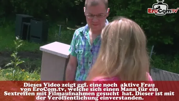 Blonde Amateurin beim Fotocasting