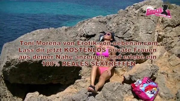 Dreier mit schwarzhaarigem Girl